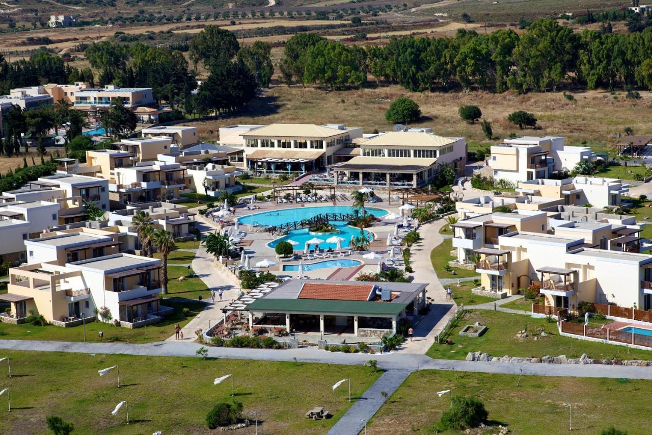 Resort Natura Park Village &